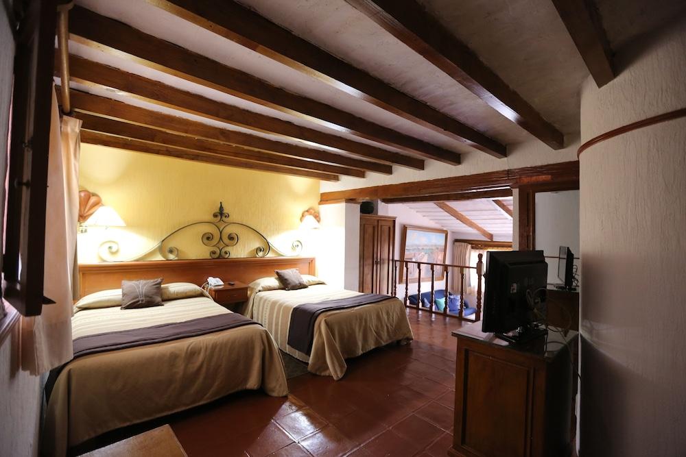 Villa San Jose Hotel & Suites Морелия Экстерьер фото