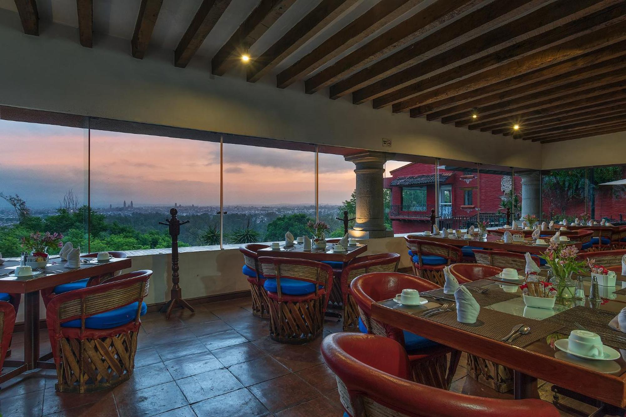 Villa San Jose Hotel & Suites Морелия Экстерьер фото