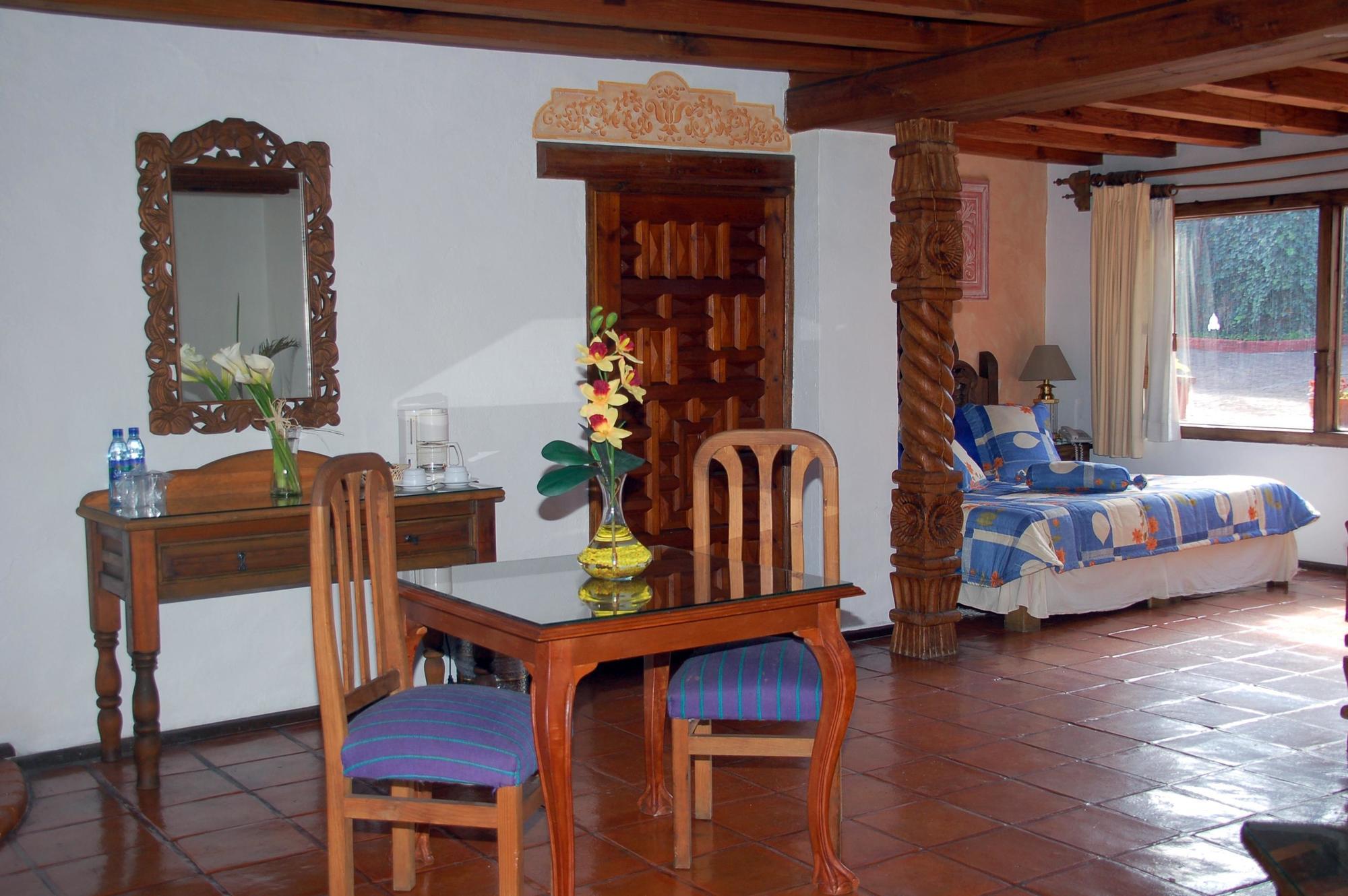 Villa San Jose Hotel & Suites Морелия Экстерьер фото