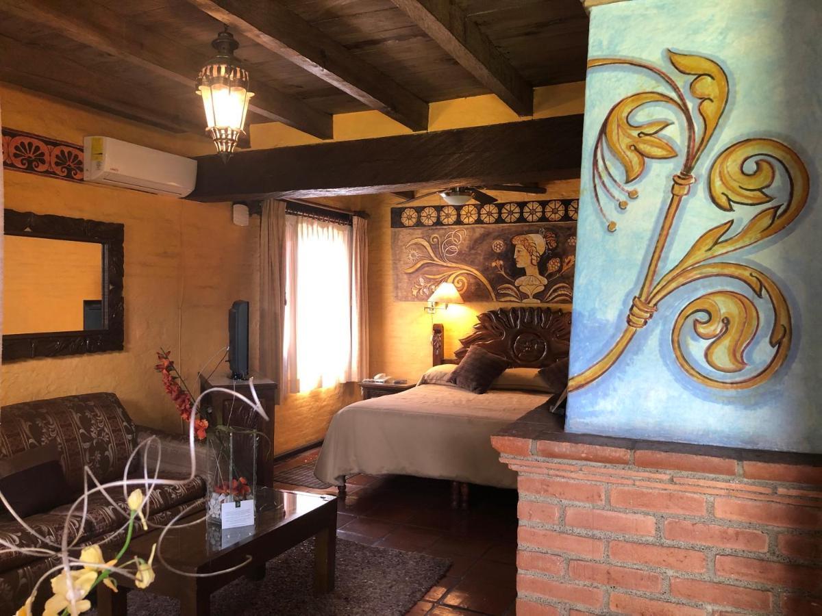 Villa San Jose Hotel & Suites Морелия Экстерьер фото